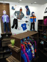 Alpine Pro na ISPO 2016 bedýnky, stojany na šaty a rošt od SKYWANDER